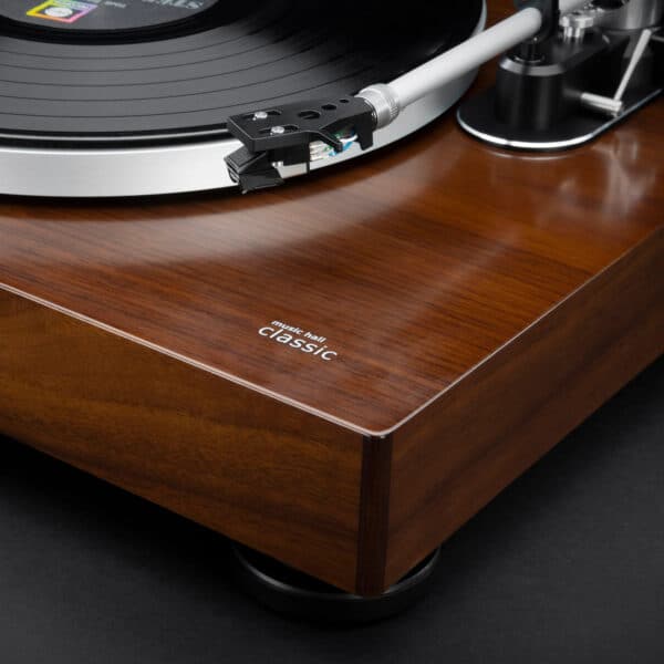 Music Hall Classic Semi Automatic Turntable 7