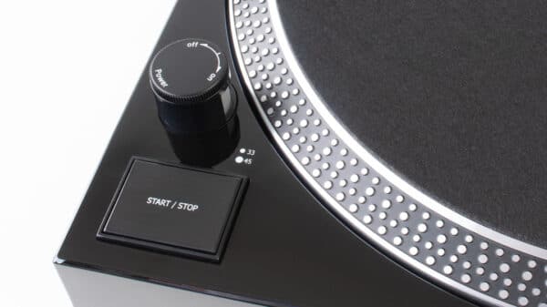 Music Hall US 1 Turntable with built in Phono Pre 2
