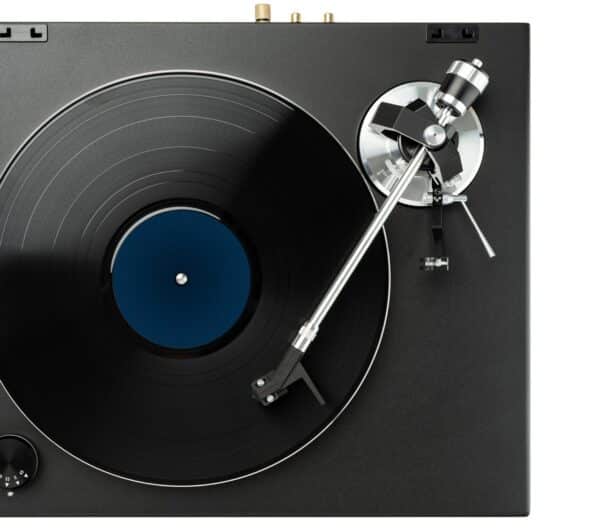 Rekkord Audio M600 Satin Black Turntable with Ortofon Quintet Red