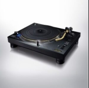 Technics SL 1210GME Grand Class Master Edition Direct Drive Turntable 1